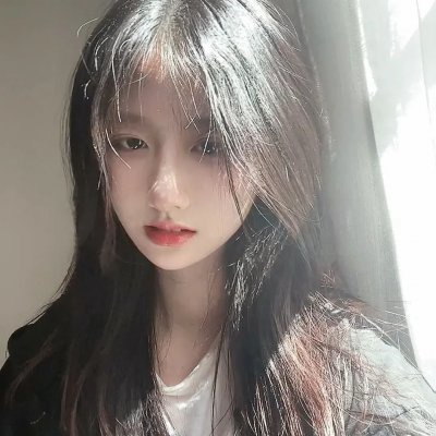 地板下的小矮人